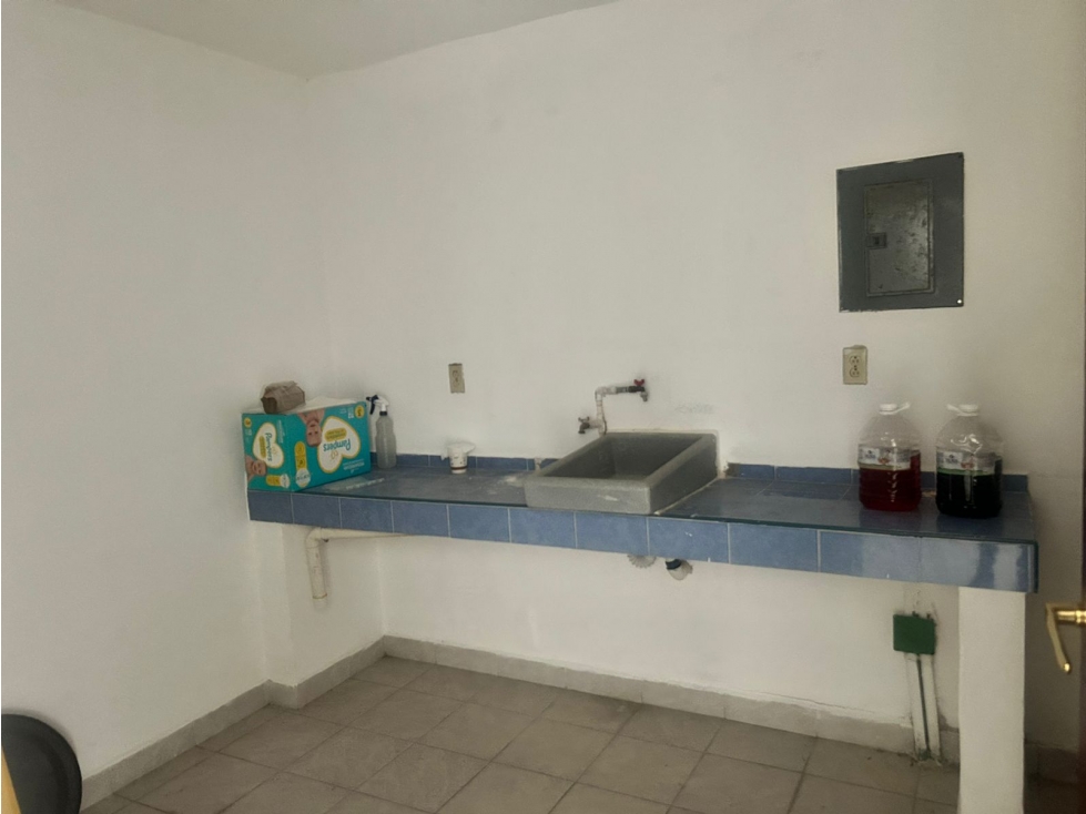 Bodega de 700 m2 en renta en parque APQ Cancún - 2