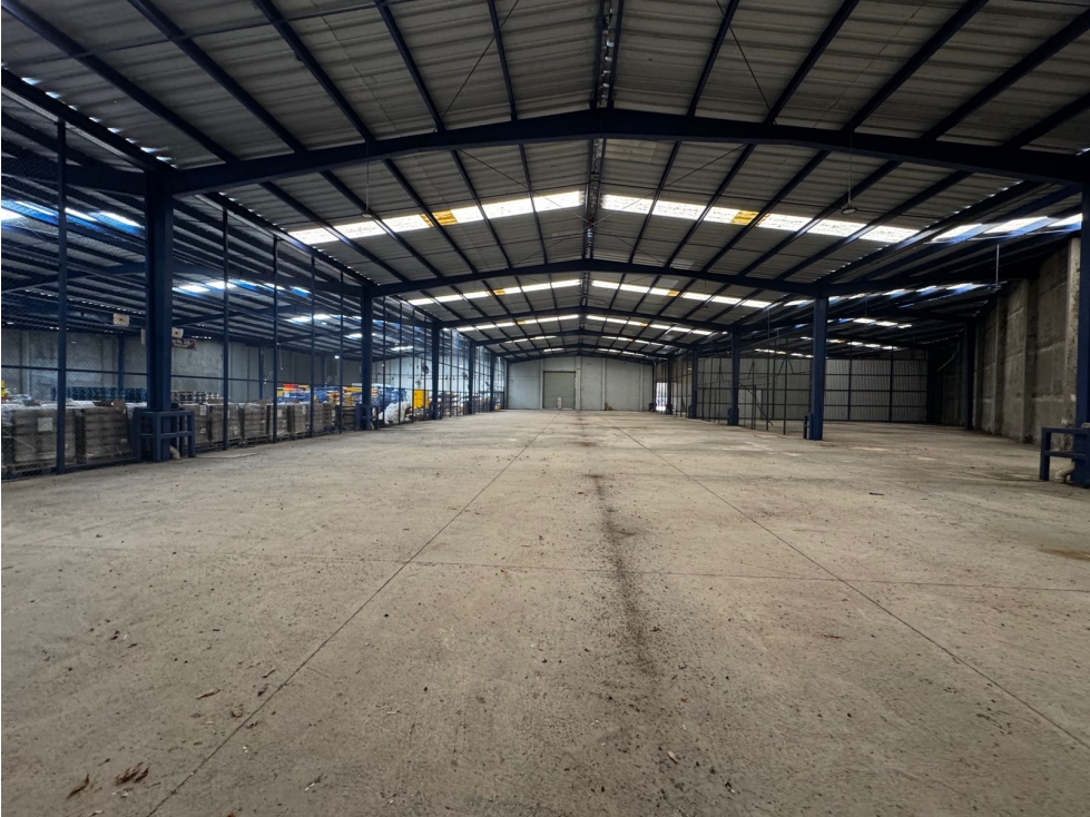 Bodega de1200 m2 en renta en Av. Lopez Portillo - Cancún - 2
