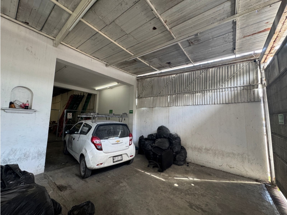 Local/bodega con oficina ne renta en Av. Kabah - niños héroes - Cancún — foto 2