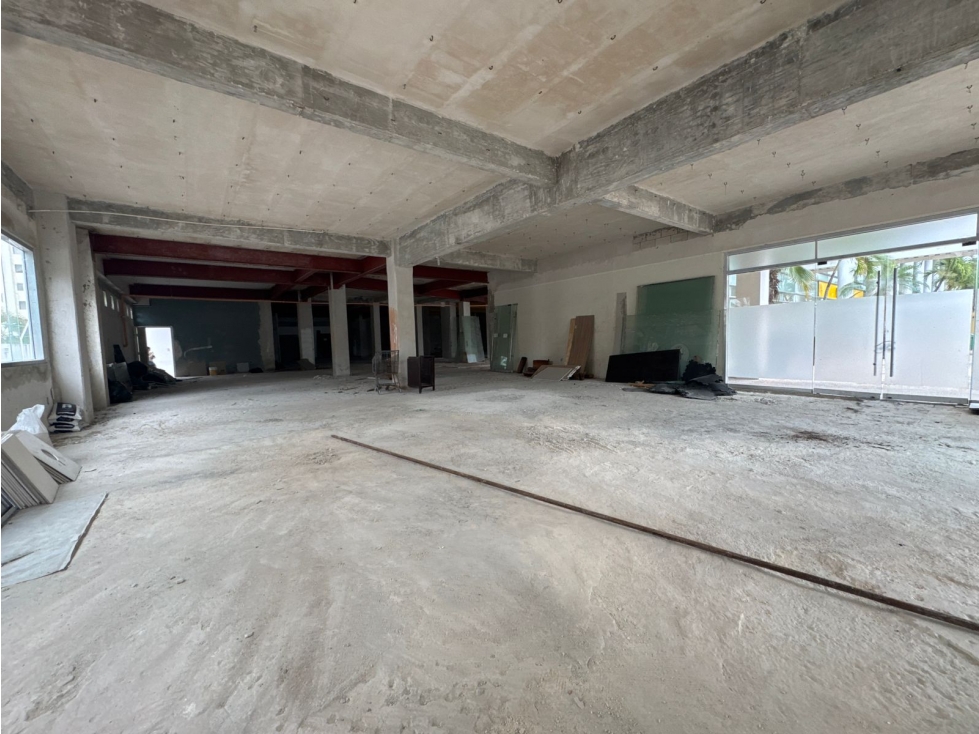 Local 14 en renta de 792 m2 en Plaza Nayandei - Cancún — foto 2