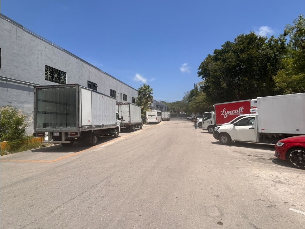Bodega en venta de 927 m2 en Adisa carretera Cancún - pto. Morelos — foto 2