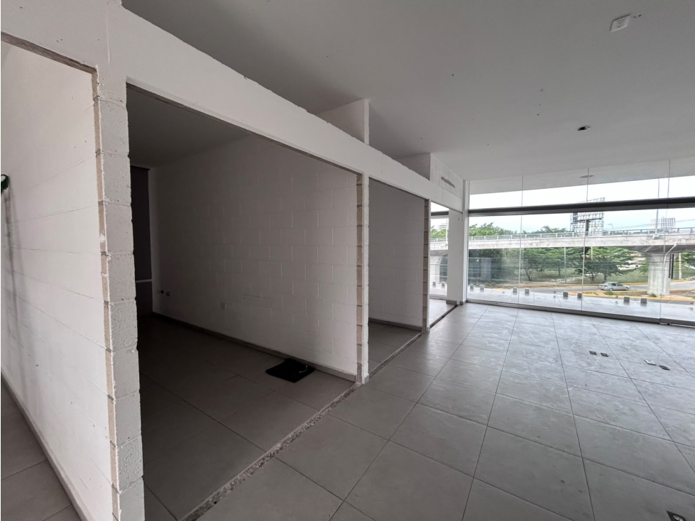 Local 14 y 15 de 100 m2 en renta en Plaza las Velas, Cancún — foto 2