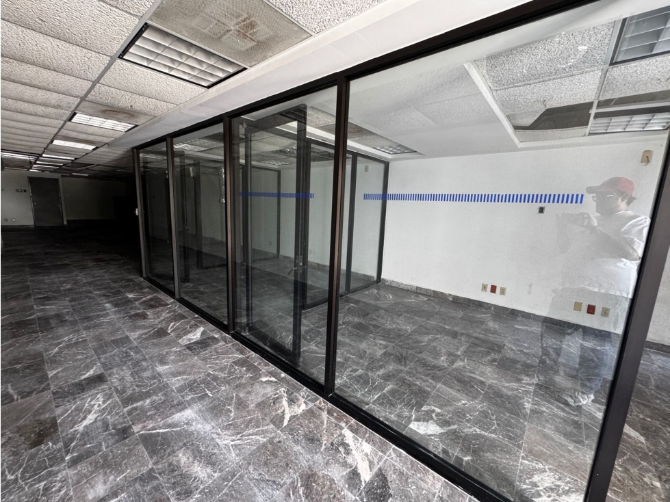 Se renta local en cancún planta baja 194 m2 av. tulum plaza maya - 3