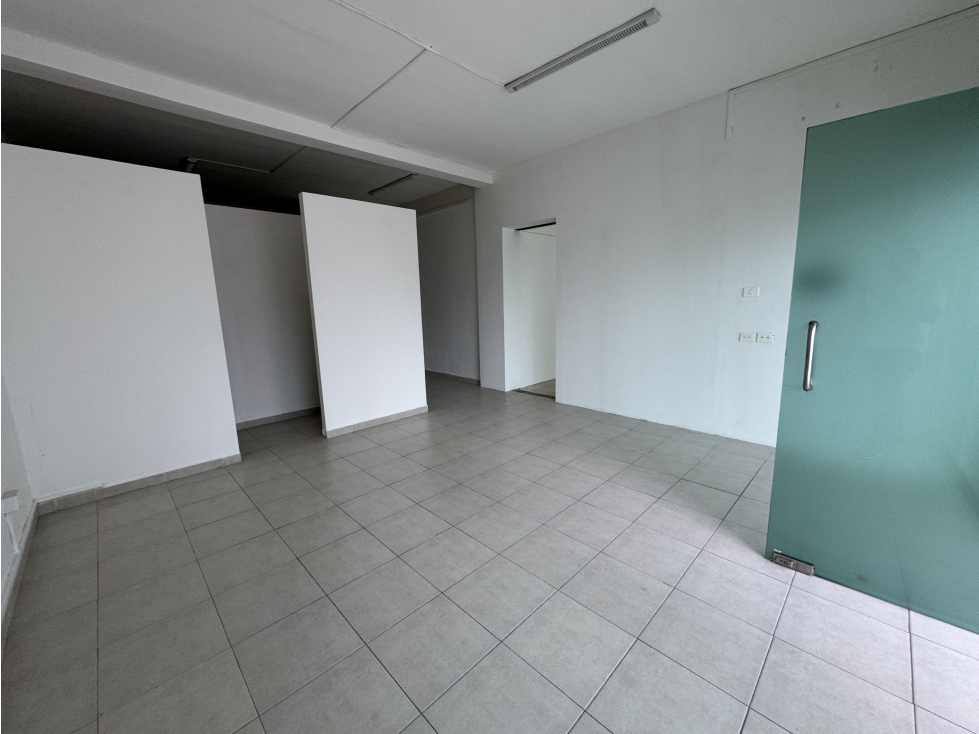 oficina local de 100 m2 en renta canaima 301 y 302 cancun av kabah — foto 2