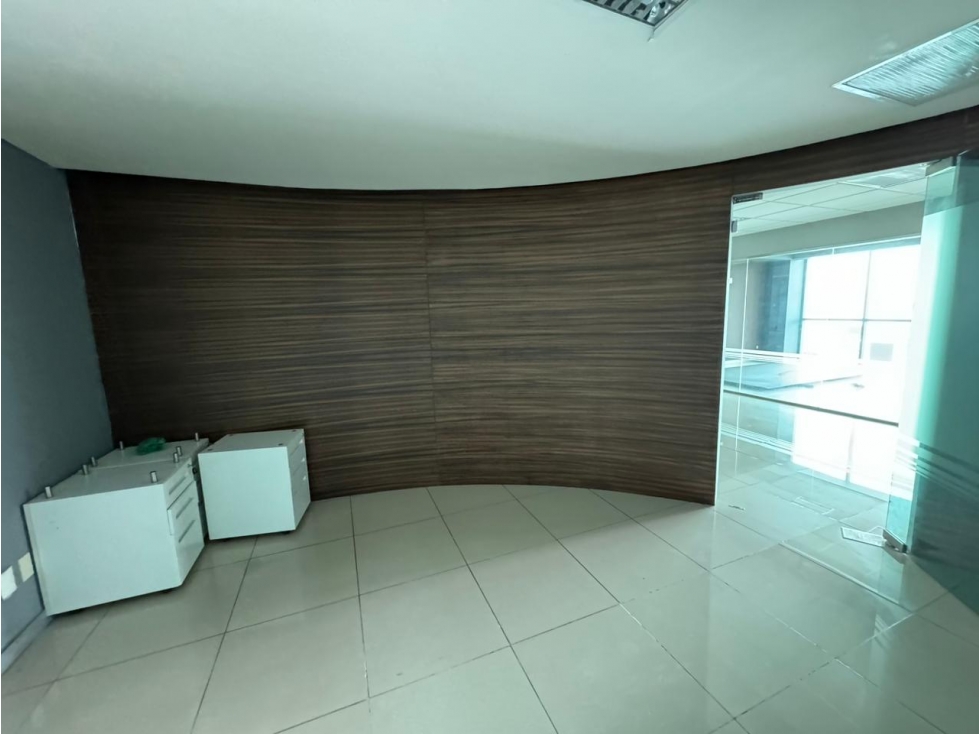 Oficina de 305 m2 Tulum Trade Center en renta Cancún — foto 3