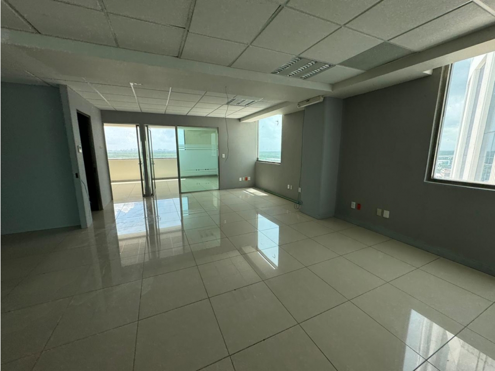Oficina de 305 m2 Tulum Trade Center en renta Cancún — foto 5