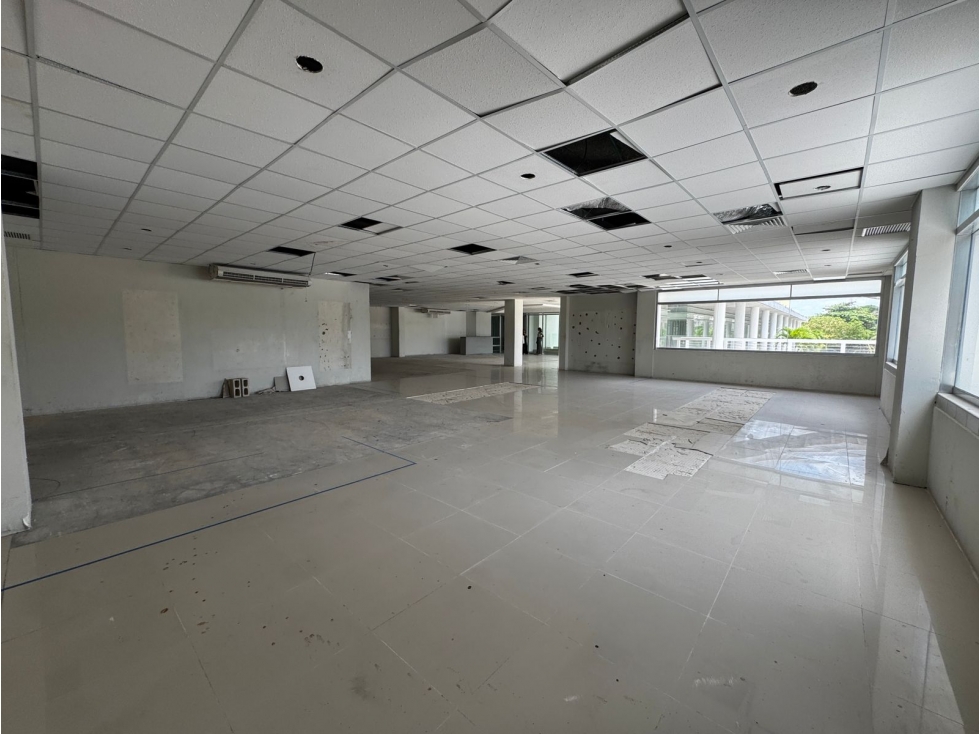 Local Oficina de 395m2 en Renta Primer Piso en Plaza Nayandei, Cancún - 2