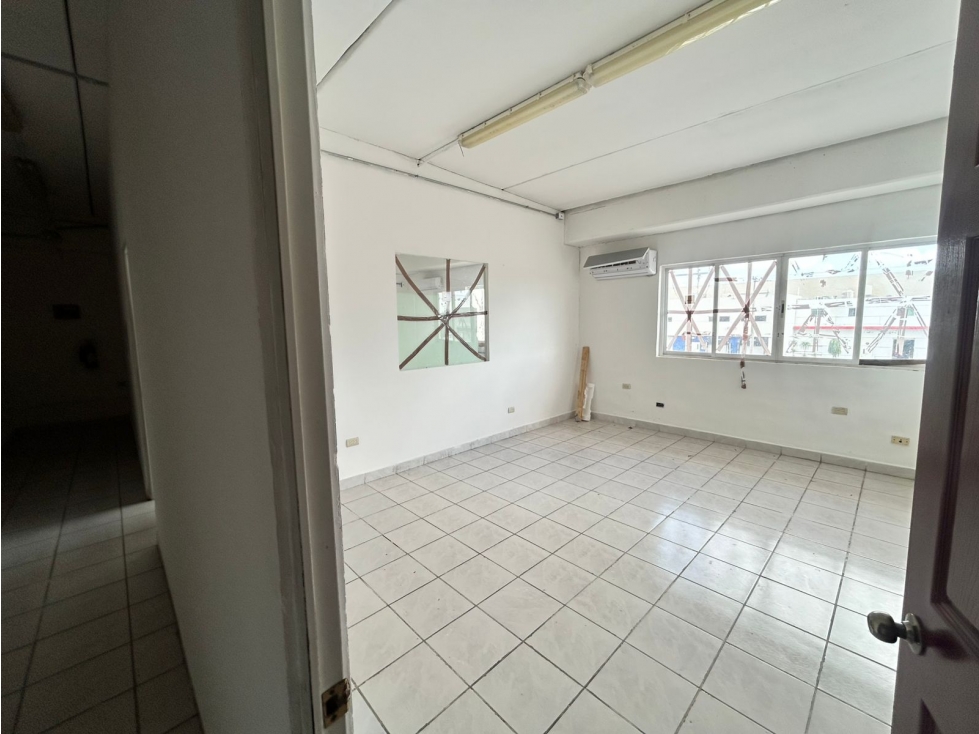 Bodega de 700 m2 en renta en parque APQ Cancún - 3