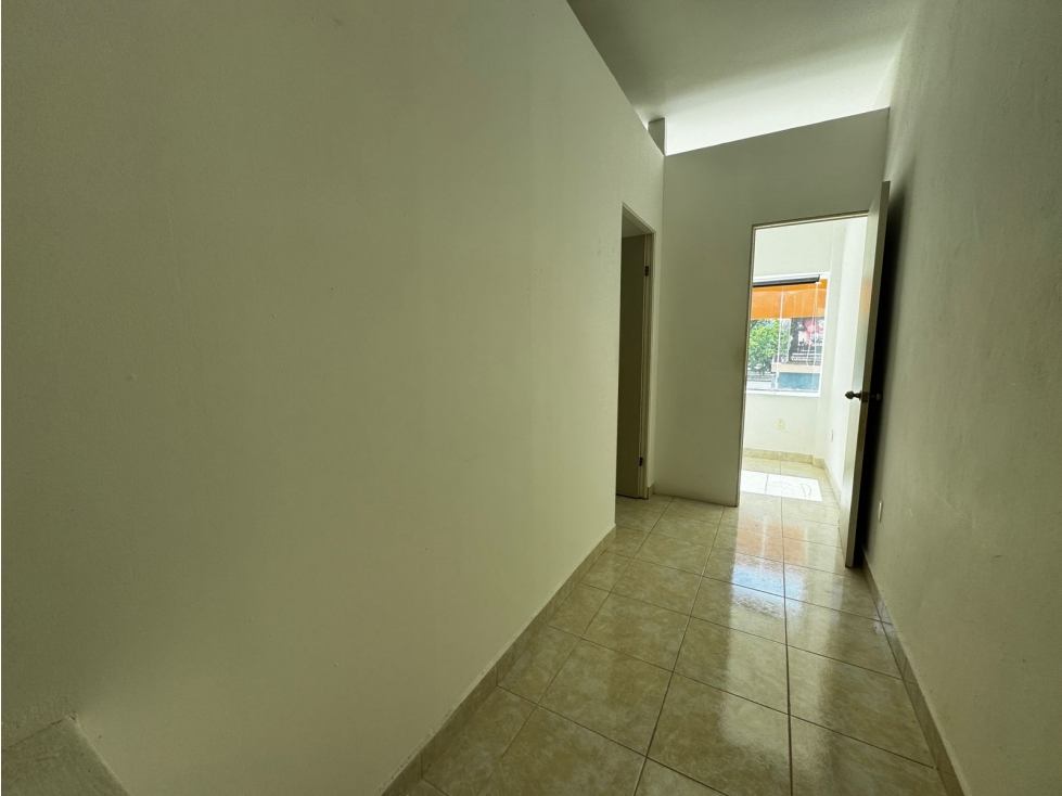 Local dos niveles en renta 70m2 en Plaza Punta Kabah - Cancún — foto 4