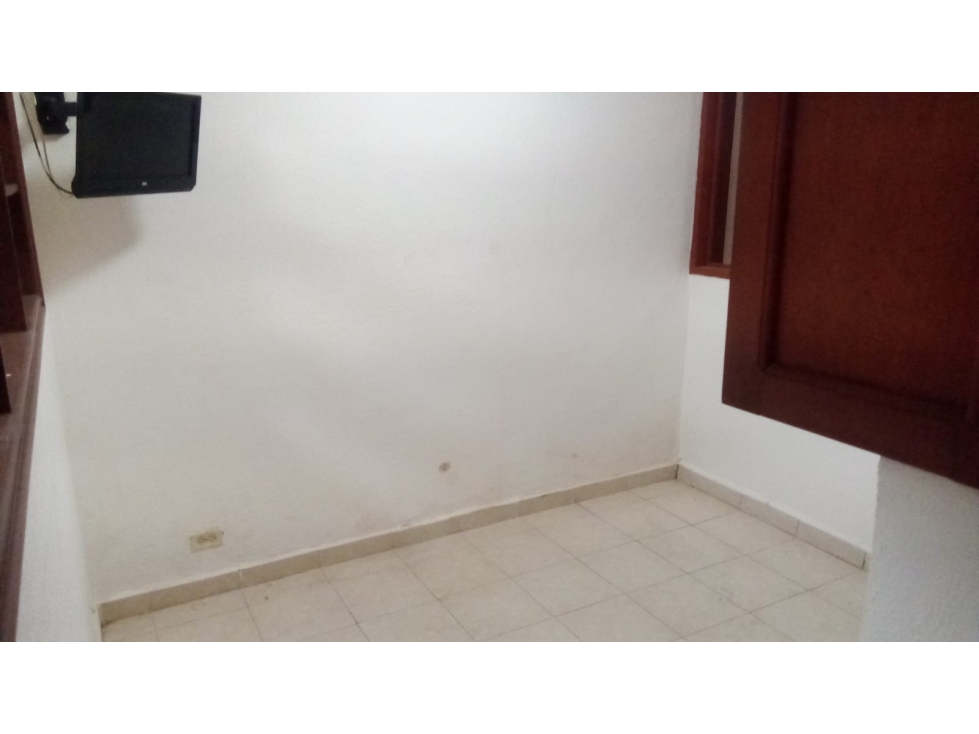 Bodega de de 300 m2 en renta sobre av. Bonampak - Cancún - 3