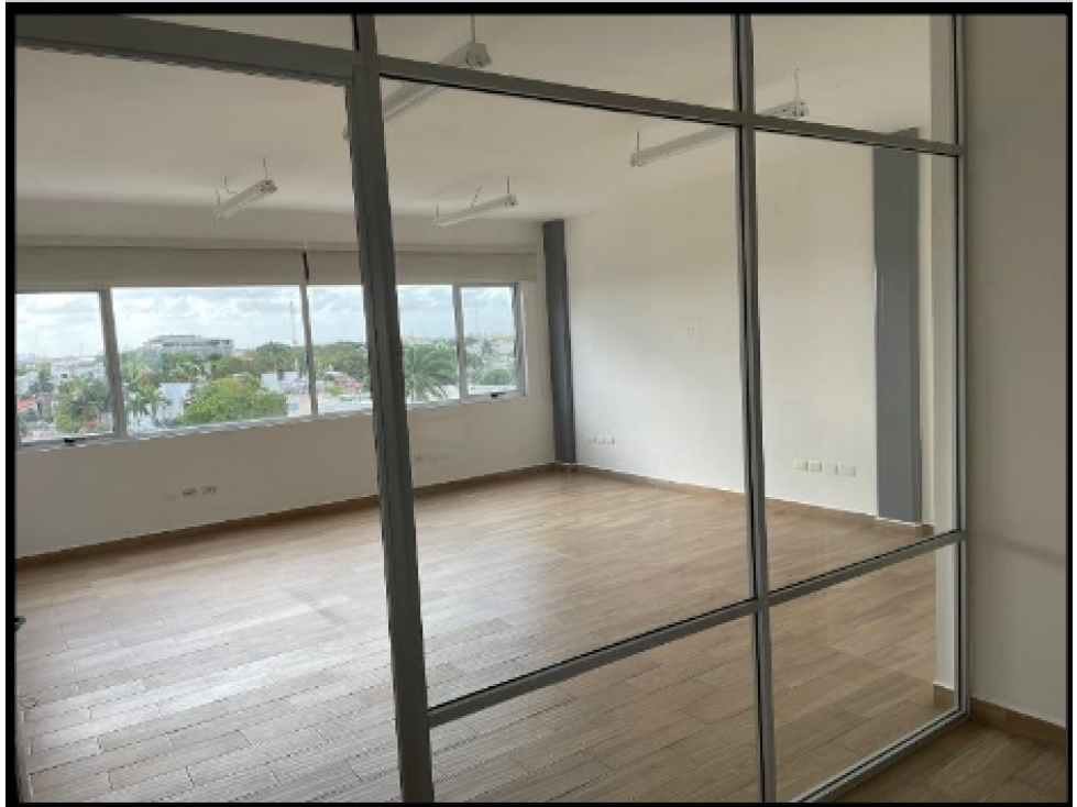 Local 11 de 171 m2 en renta en Plaza Bonampak 7, Cancún — foto 3
