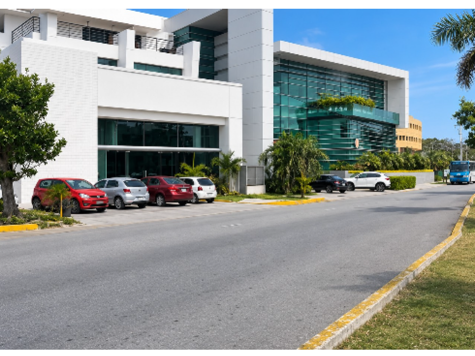 Local de 253 m2 en plaza Galerías Infinity av. Nichupté, Cancún - 2