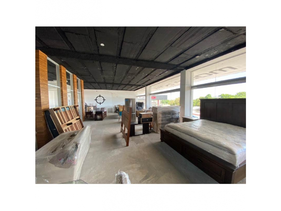 Local comercial en renta de 150m2 en plaza las velas - Cancún — foto 2