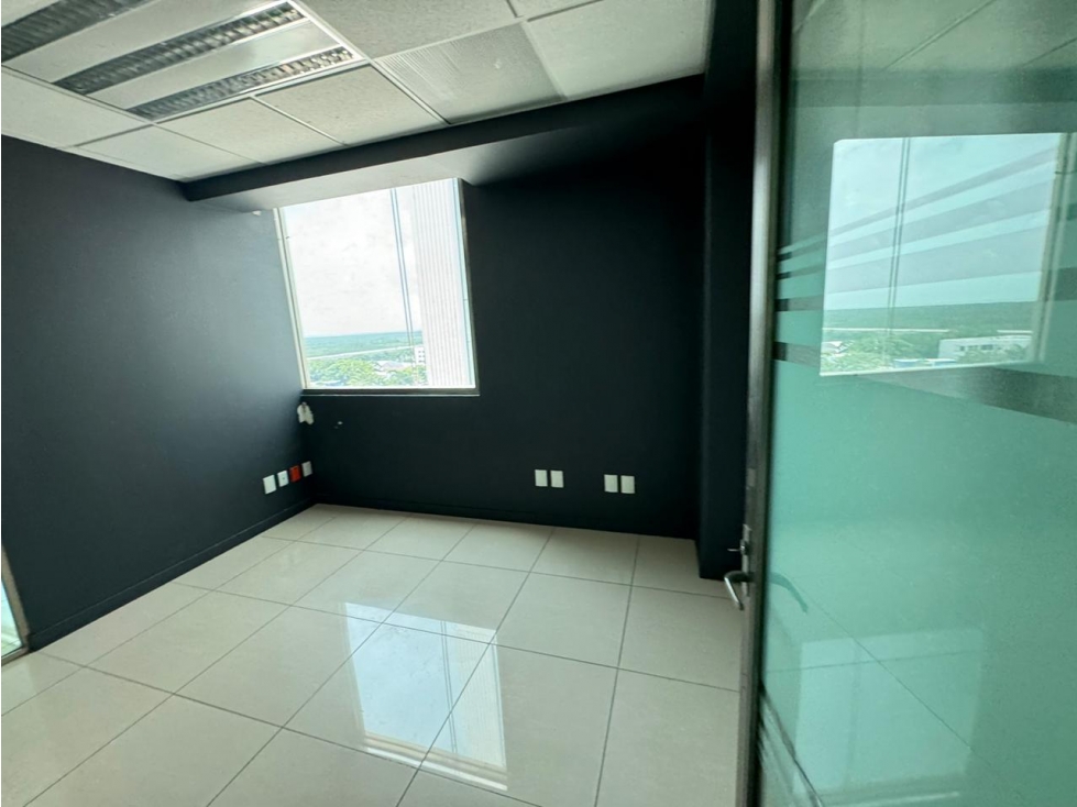 Oficina de 305 m2 Tulum Trade Center en renta Cancún — foto 6