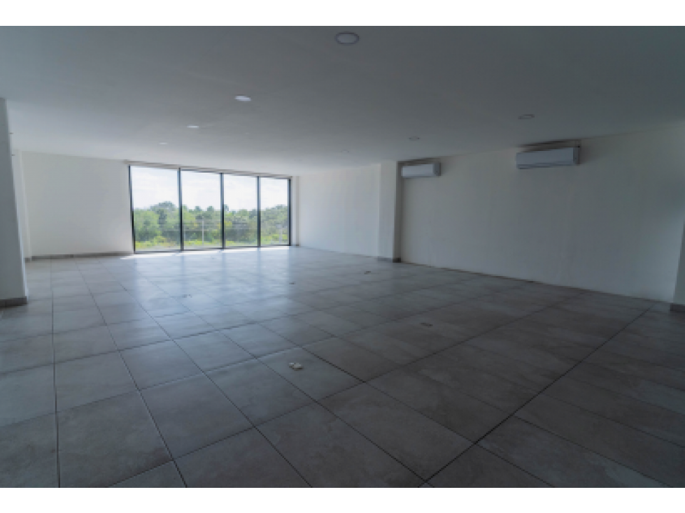 Se Renta Oficina de 112 m2 sobre AV. Colosio Cancún Q.Roo - 3
