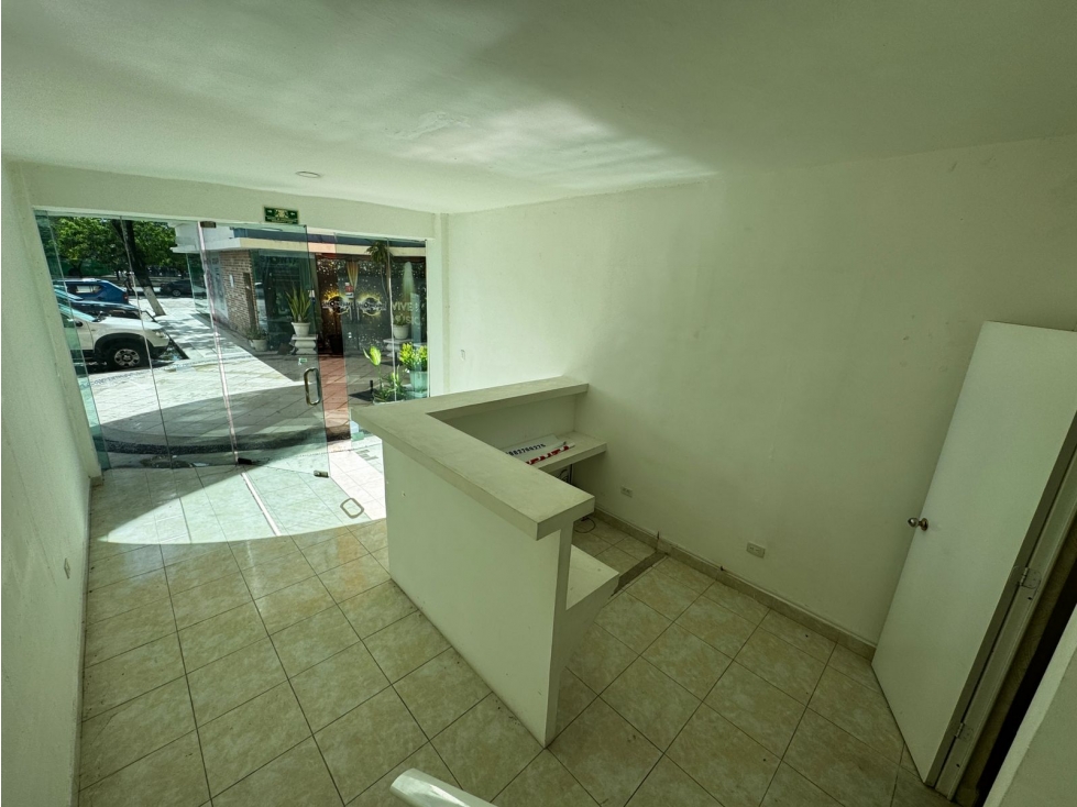 Local dos niveles en renta 70m2 en Plaza Punta Kabah - Cancún — foto 5