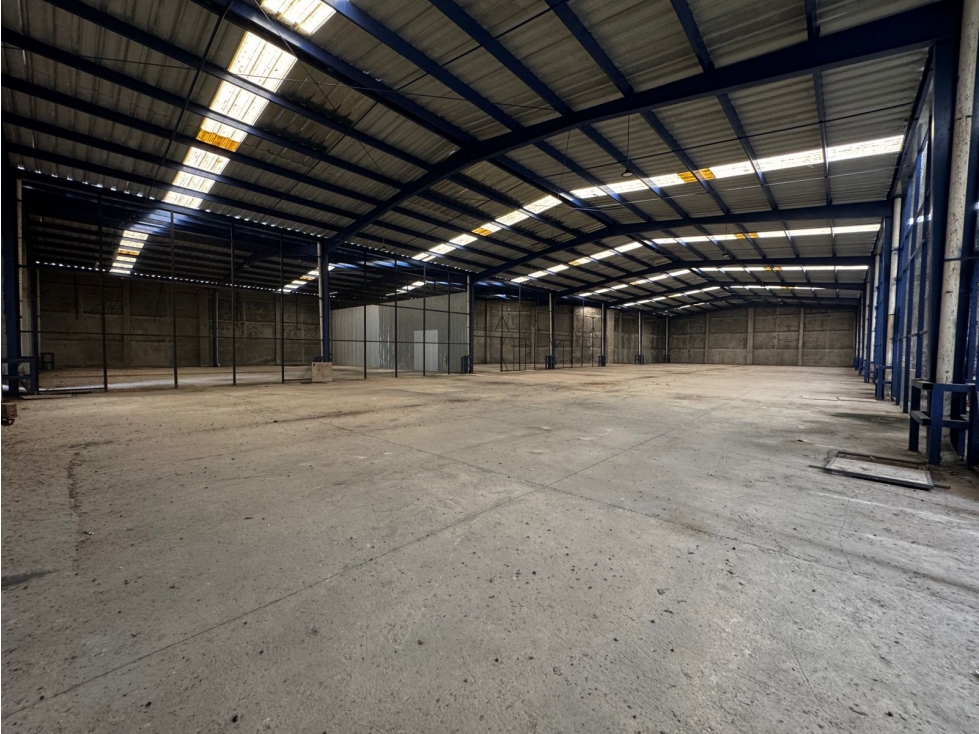 Bodega de1200 m2 en renta en Av. Lopez Portillo - Cancún - 4