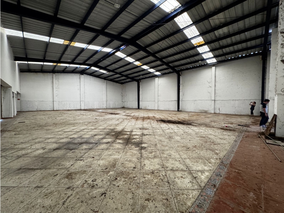Se renta Local 668m2 Av. Lopez Portillo — foto 4