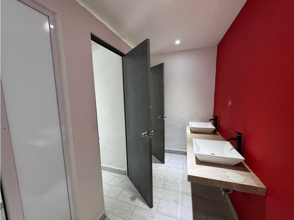 Local en renta de 140 m2 en av. Xcaret - Cancún — foto 4