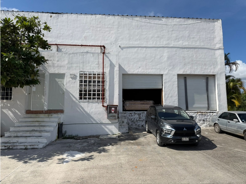 Bodega de 600 m2 con anden en renta en Constru Park - Cancún - 4