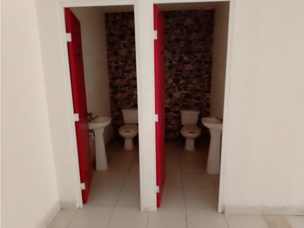 Local comercial de 300 m2 en renta sobre Av. Colosio - Cancún — foto 5