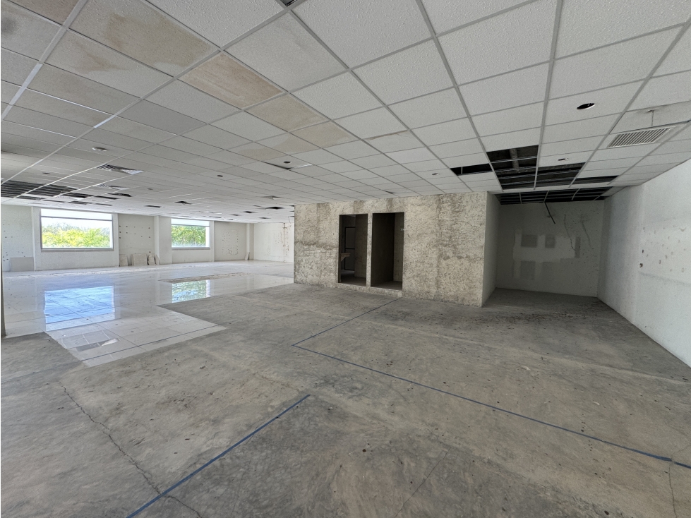 Local #16M de 355 m2 en renta en plaza Nayandei - Cancún — foto 4