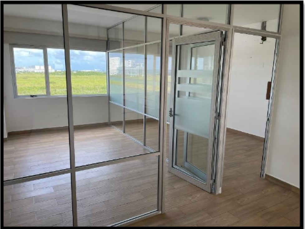 Local 11 de 171 m2 en renta en Plaza Bonampak 7, Cancún — foto 4