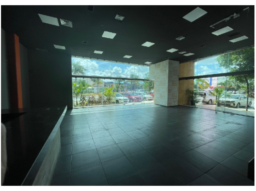 Local de 253 m2 en plaza Galerías Infinity av. Nichupté, Cancún - 3