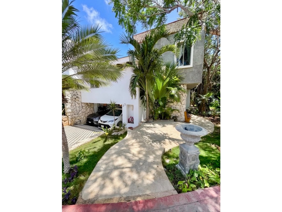 Casa en Venta en Cumbres Residencial, Cancún - 2