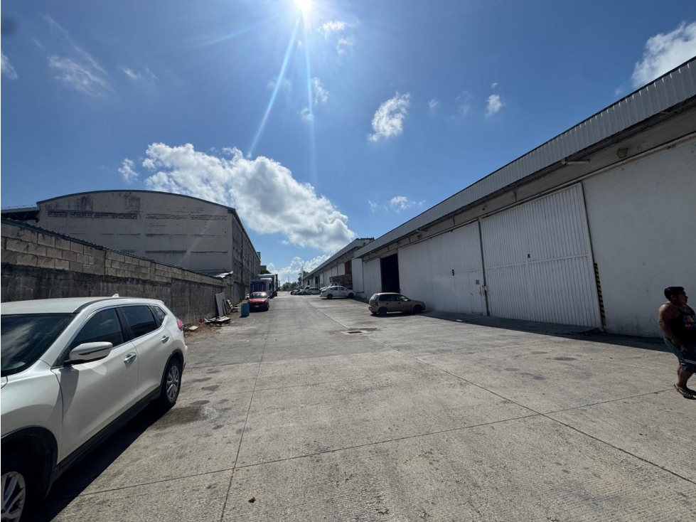Bodega en renta de 300 m2 en Av. Colosio, Cancún - 4
