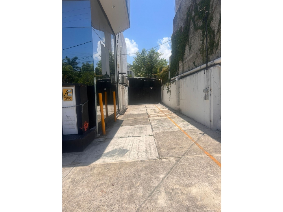 Edificio en venta en entrada de Zona Hotelera - 4