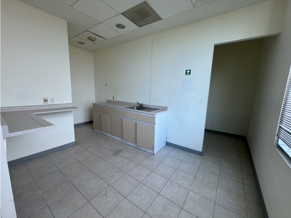 Se renta oficina de 363 m2 cancun av bonampak corporativa - 5