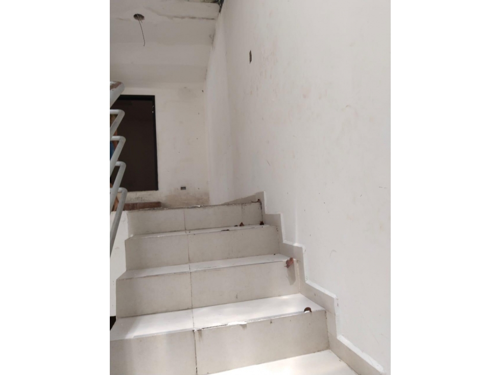 terreno con construccion comercial calle alcatraces 300m2 cancun - 5
