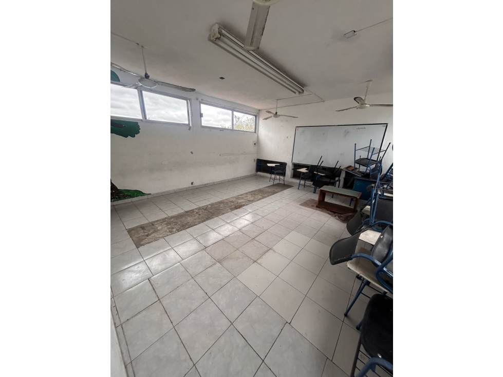 Escuela en Renta Esquina Estratégica en Av. Kabah - 4