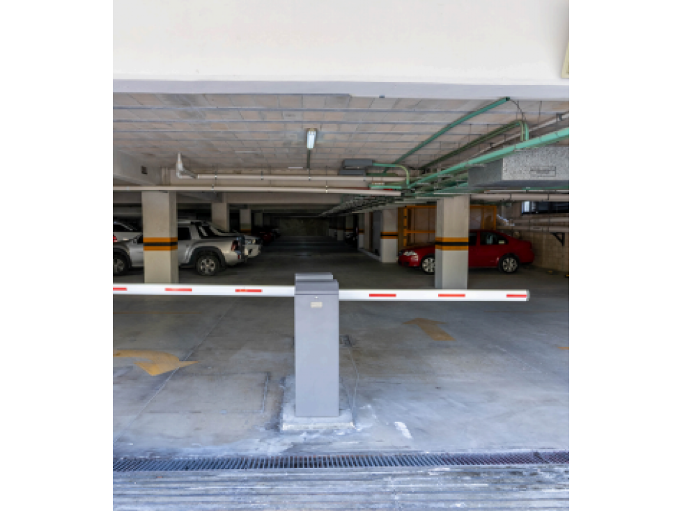 Se Renta Oficina de 112 m2 sobre AV. Colosio Cancún Q.Roo - 4