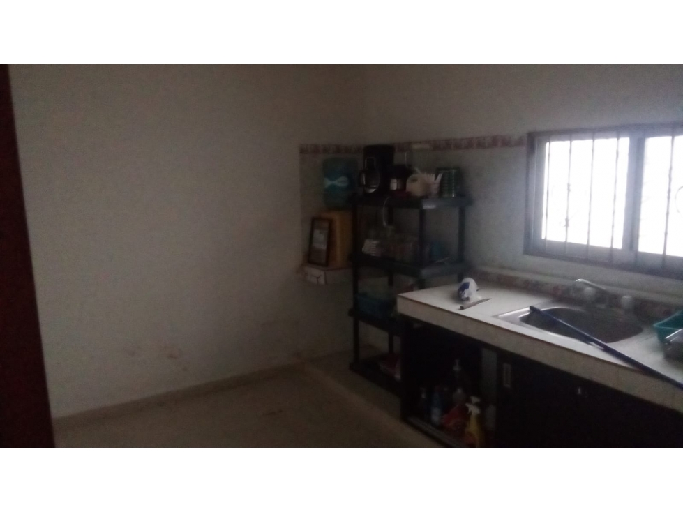 Bodega de de 300 m2 en renta sobre av. Bonampak - Cancún - 5