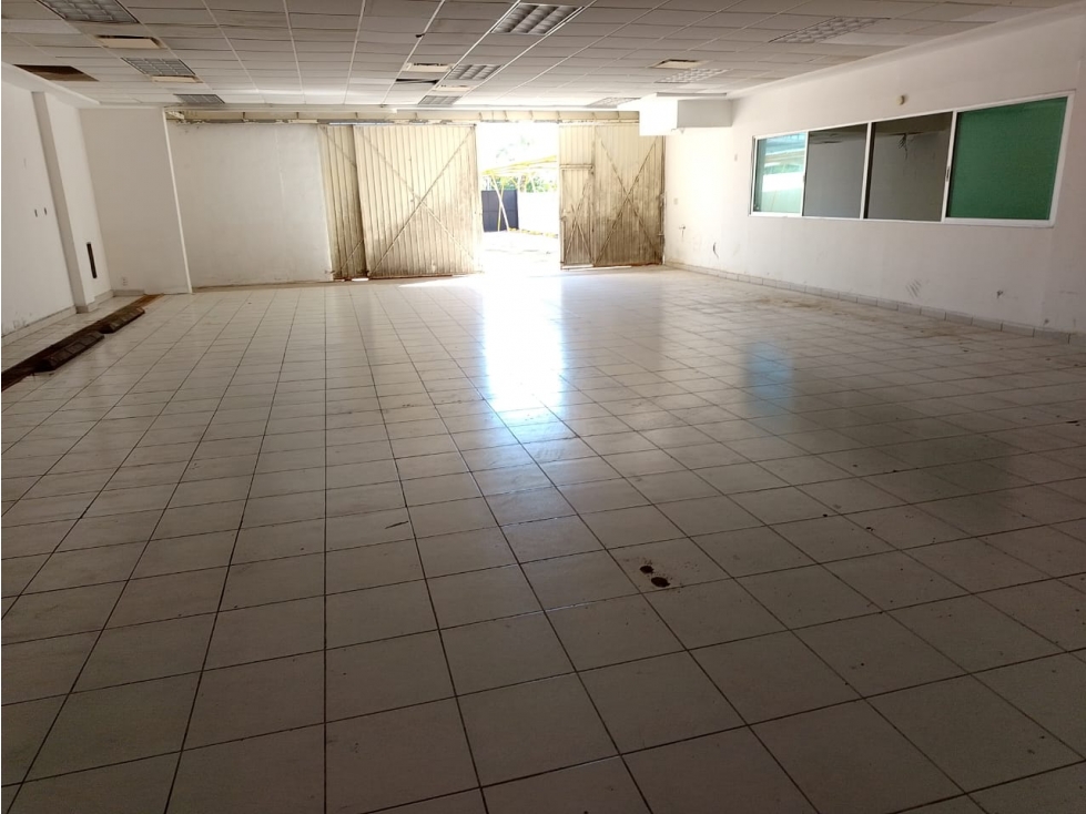 Local comercial de 300 m2 en renta sobre Av. Colosio - Cancún — foto 6