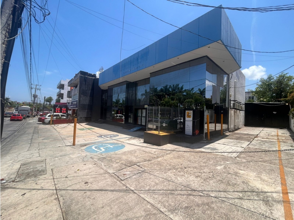 Edificio en venta en entrada de Zona Hotelera - 5