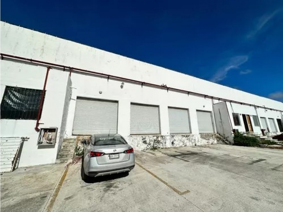Bodega en renta de 8500 m2 en Pto. Morelos y Cancún - 2