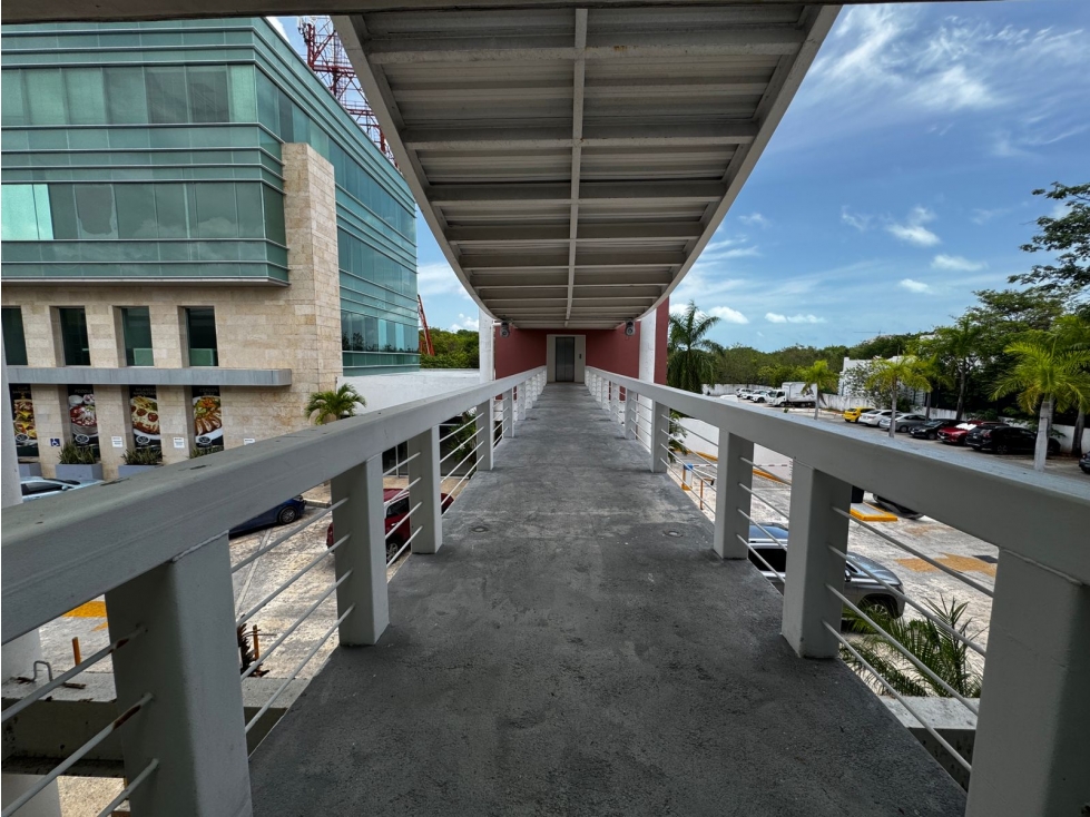 Se renta Local comercial Nuevo en Plaza Nayandei Av. Bonampak, Cancún — foto 6