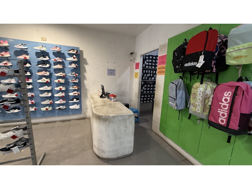 Local Comercial en Renta o Venta en La Gran Plaza, Cancún - 6