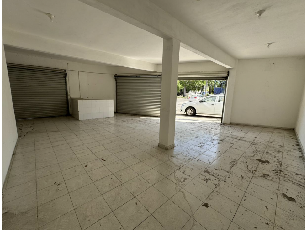 Locales en renta sobre la Av. Chichen Itza, Cancún — foto 3