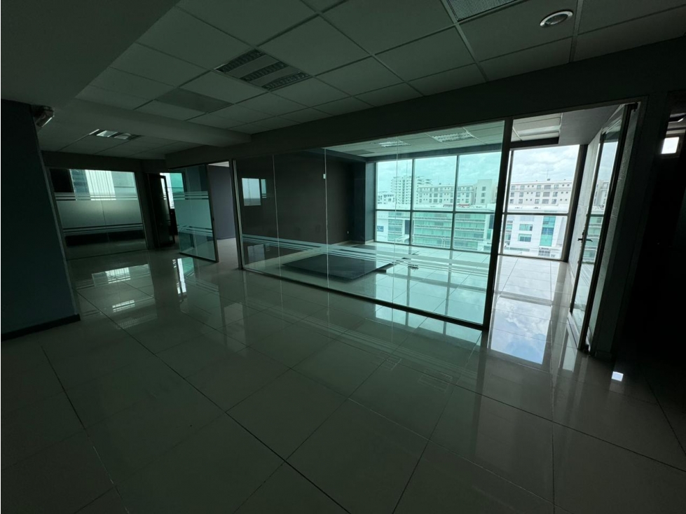 Oficina de 305 m2 Tulum Trade Center en renta Cancún — foto 4