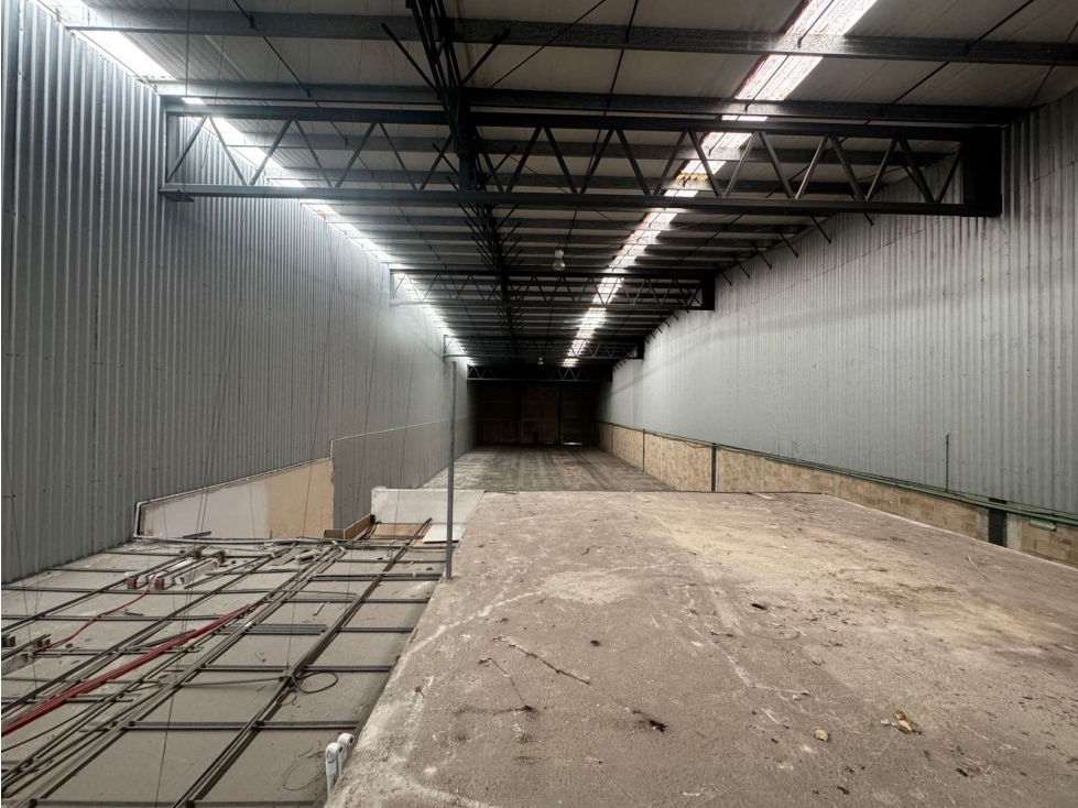 Se renta Bodega en Zona Industrial de 1,015 m² aeropuerto - Cancún - 2