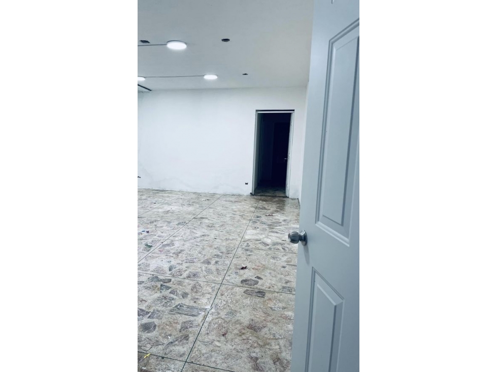RENTA - Consultorio, Local Comercial - 2