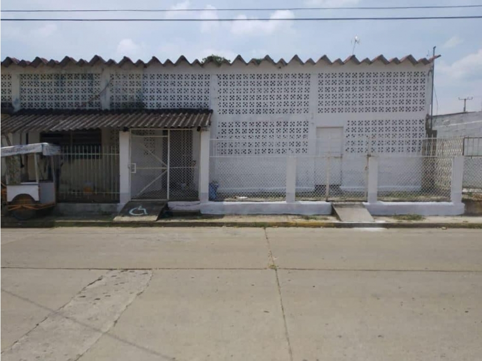 SE VENDE TERRENO con Construcción - 1