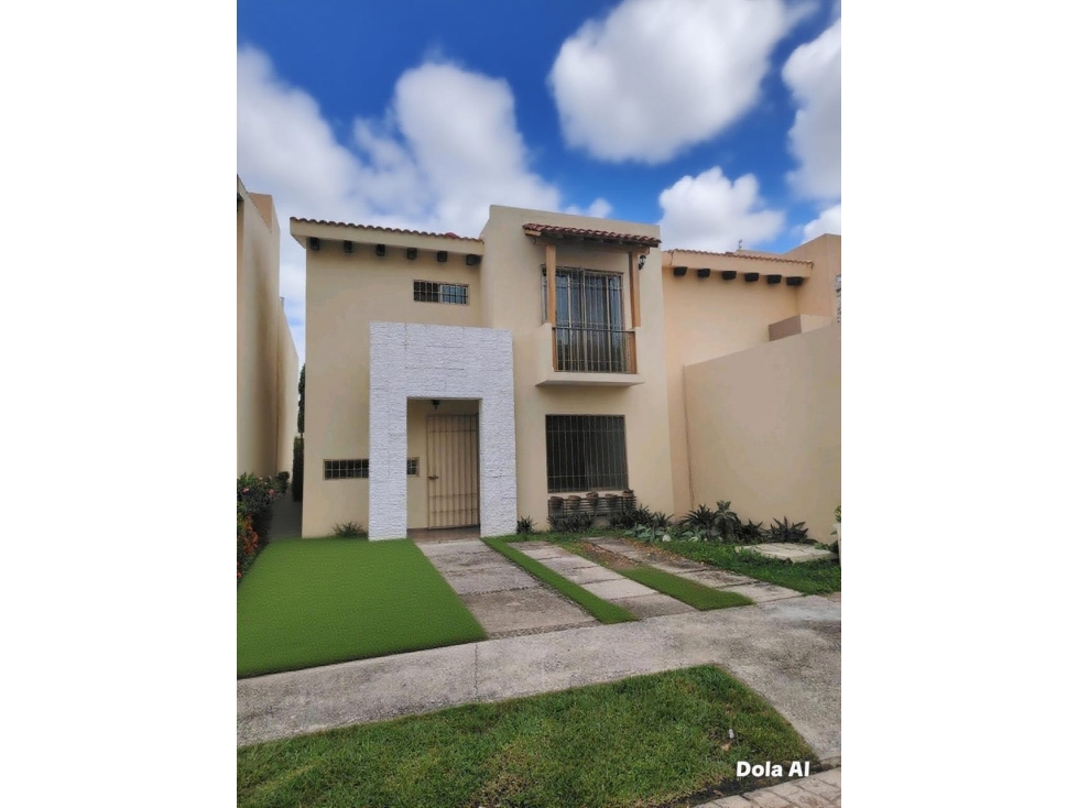 VENTA.- Casa 4 Recamaras 4.5 Baños en Privada Las Puertas
