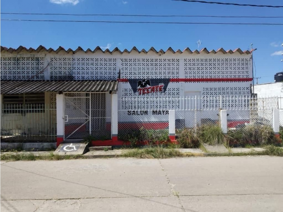 SE VENDE TERRENO con Construcción - 2
