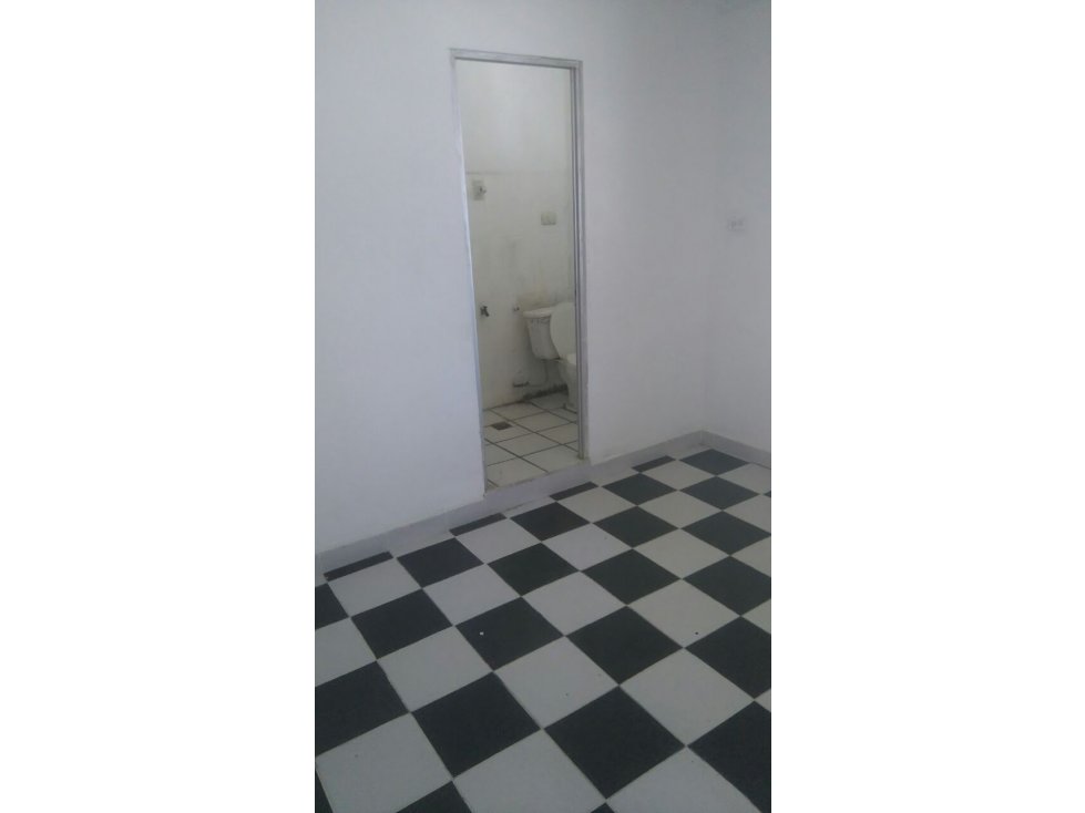 RENTA - Edificio para Escuela, Hospital, Consultor - 4