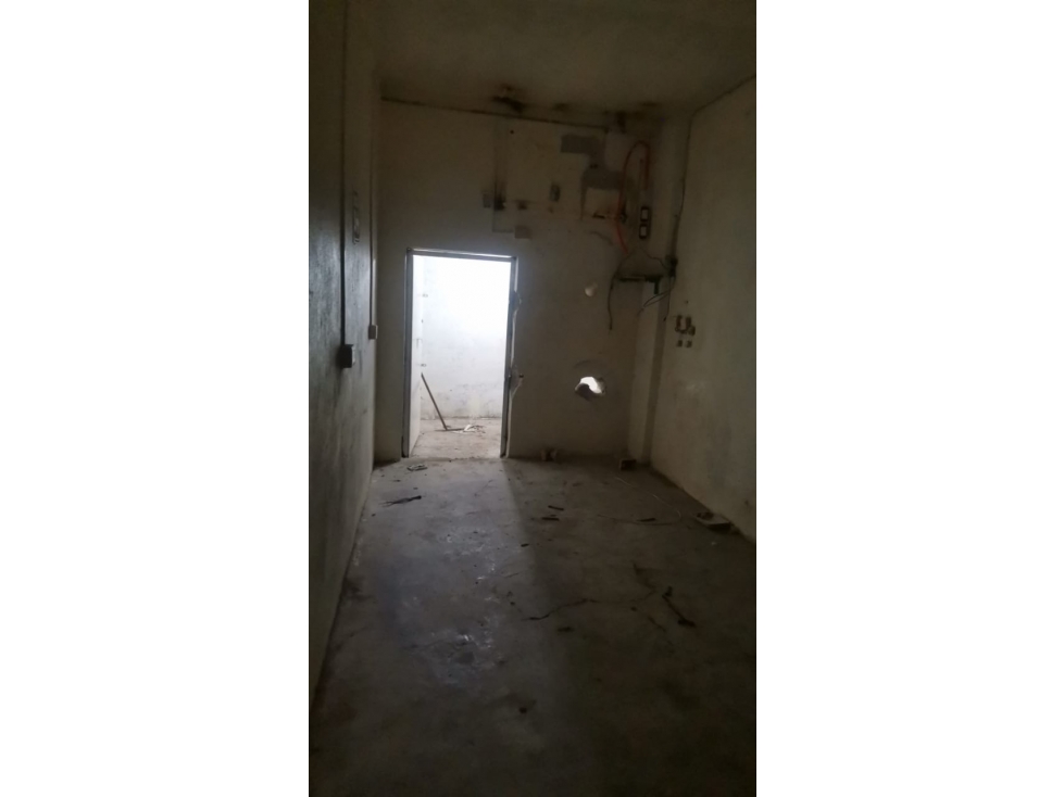 Se RENTA local Macuspana - Refaccionaria sobre calle - 6